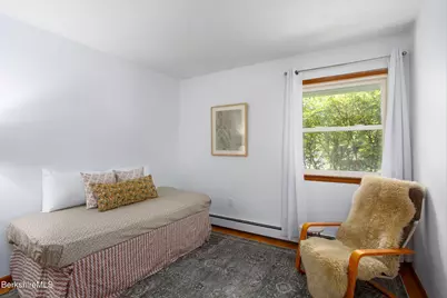 8 Stillwell St, Great Barrington, MA 01230 - Photo 32