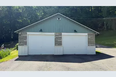 101 Harris St, North Adams, MA 01247 - Photo 4