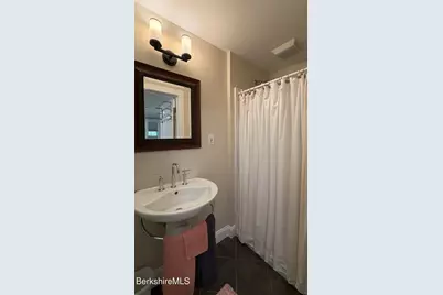 101 Harris St, North Adams, MA 01247 - Photo 34