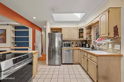 359 New Lenox Rd, Lenox, MA 01240 - Photo 12