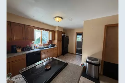 118 Winesap Rd, Pittsfield, MA 01201 - Photo 12
