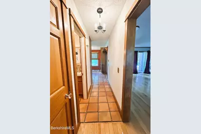 106 E Housatonic St #3, Pittsfield, MA 01201 - Photo 22