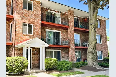 106 E Housatonic St #3, Pittsfield, MA 01201 - Photo 2