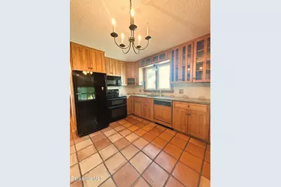 106 E Housatonic St #3, Pittsfield, MA 01201 - Photo 12