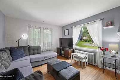 1952 East St, Pittsfield, MA 01201 - Photo 6
