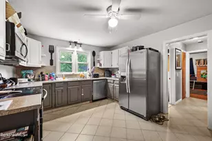 1952 East St, Pittsfield, MA 01201 - Photo 12