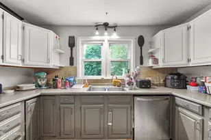 1952 East St, Pittsfield, MA 01201 - Photo 14