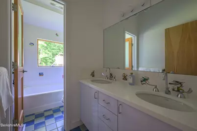 729 Hewins St, Sheffield, MA 01257 - Photo 32