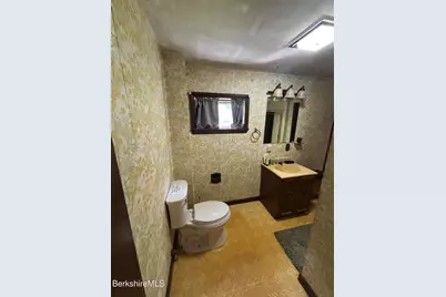 115 Cliff St, North Adams, MA 01247 - Photo 20