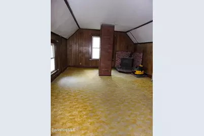 115 Cliff St, North Adams, MA 01247 - Photo 18