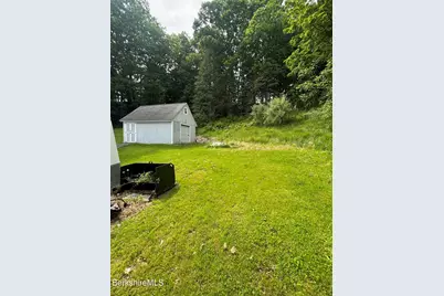 115 Cliff St, North Adams, MA 01247 - Photo 28