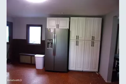 115 Cliff St, North Adams, MA 01247 - Photo 10