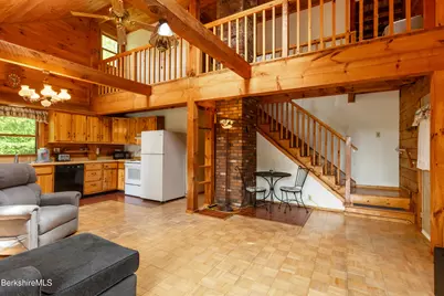 48 Canterbury Ln, Hinsdale, MA 01235 - Photo 14