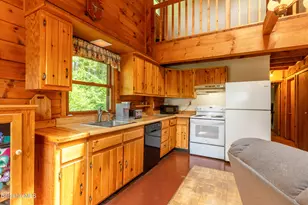 48 Canterbury Ln, Hinsdale, MA 01235 - Photo 12