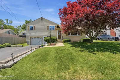 15 Lillian St, Pittsfield, MA 01201 - Photo 2