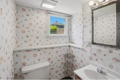 15 Lillian St, Pittsfield, MA 01201 - Photo 26