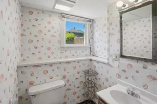 15 Lillian St, Pittsfield, MA 01201 - Photo 26