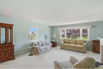 15 Lillian St, Pittsfield, MA 01201 - Photo 4