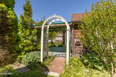 116 Bromback St, Pittsfield, MA 01201 - Photo 8
