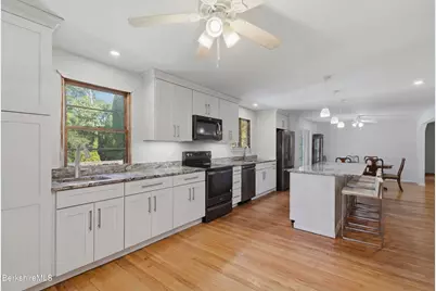 39 Meleca Ave, Pittsfield, MA 01201 - Photo 6