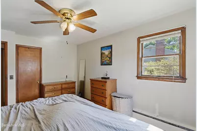 39 Meleca Ave, Pittsfield, MA 01201 - Photo 18
