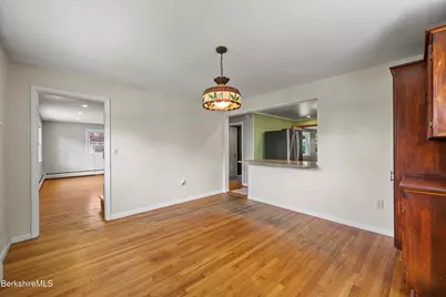28 Calumet St, Pittsfield, MA 01201 - Photo 10