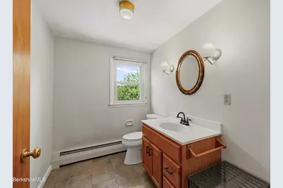 28 Calumet St, Pittsfield, MA 01201 - Photo 34