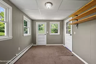 28 Calumet St, Pittsfield, MA 01201 - Photo 18