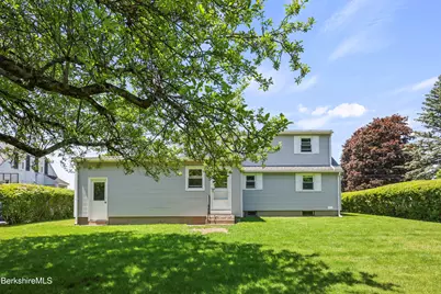 28 Calumet St, Pittsfield, MA 01201 - Photo 36