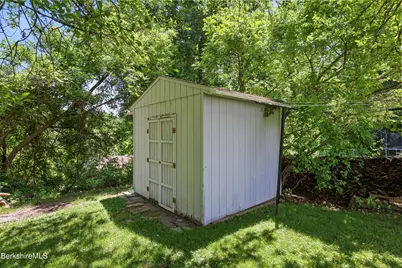 28 Calumet St, Pittsfield, MA 01201 - Photo 40