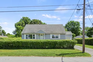 28 Calumet St, Pittsfield, MA 01201 - Photo 2