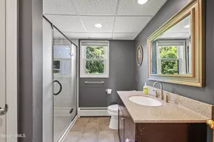 28 Calumet St, Pittsfield, MA 01201 - Photo 24