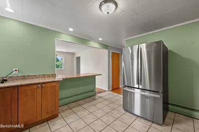 28 Calumet St, Pittsfield, MA 01201 - Photo 16