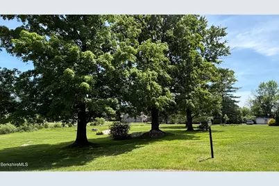 77 Middle Rd, Clarksburg, MA 01247 - Photo 4