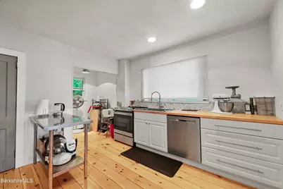 281 Walnut St, North Adams, MA 01247 - Photo 14