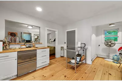 281 Walnut St, North Adams, MA 01247 - Photo 12