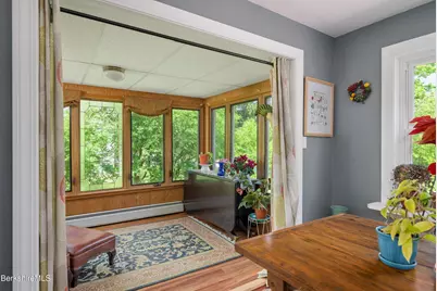 19 Roselyn Dr, Pittsfield, MA 01201 - Photo 8