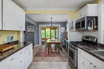 19 Roselyn Dr, Pittsfield, MA 01201 - Photo 16