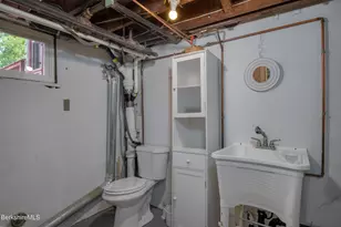 19 Roselyn Dr, Pittsfield, MA 01201 - Photo 30