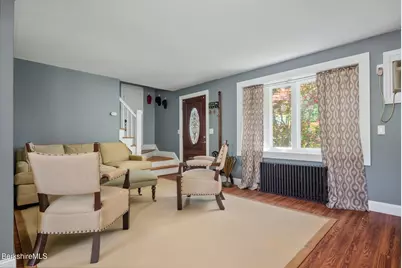 19 Roselyn Dr, Pittsfield, MA 01201 - Photo 4