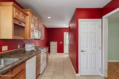 32 Hathaway St, North Adams, MA 01247 - Photo 4