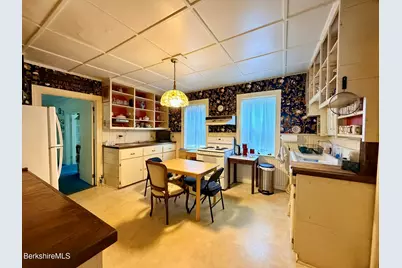 58 Quincy St, North Adams, MA 01247 - Photo 4