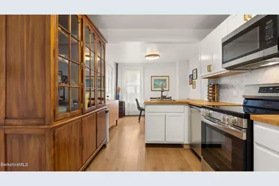 3 Clarendon St, Pittsfield, MA 01201 - Photo 6