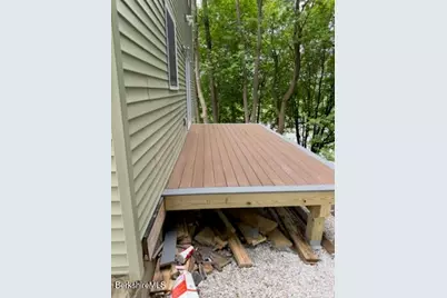 11 Hathaway St, North Adams, MA 01247 - Photo 20