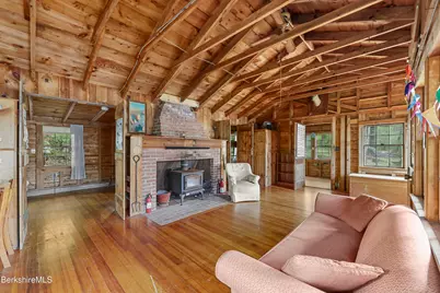 172 Blythewood Dr, Pittsfield, MA 01201 - Photo 8