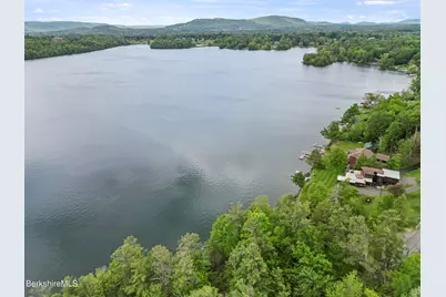 172 Blythewood Dr, Pittsfield, MA 01201 - Photo 4