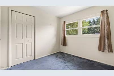 691 Crane Ave, Pittsfield, MA 01201 - Photo 16