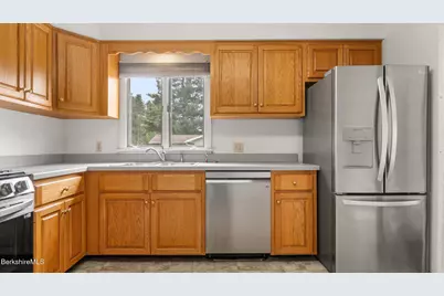 691 Crane Ave, Pittsfield, MA 01201 - Photo 6
