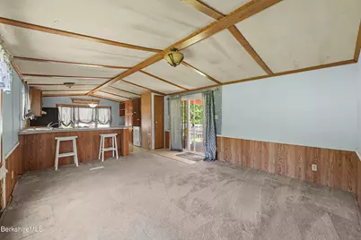 14 Alice Dr, Hinsdale, MA 01235 - Photo 6