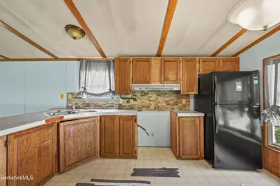 14 Alice Dr, Hinsdale, MA 01235 - Photo 12